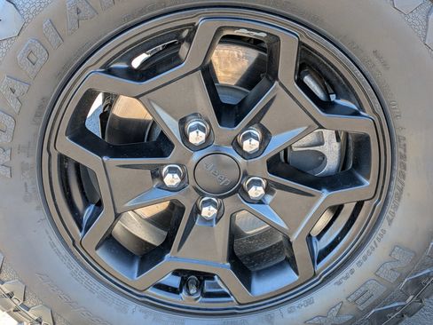 Used 2021 Jeep Gladiator Sport AWD/4WD image 12