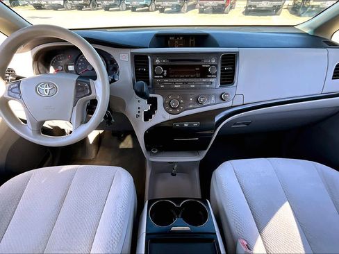 Used 2011 Toyota Sienna LE image 16