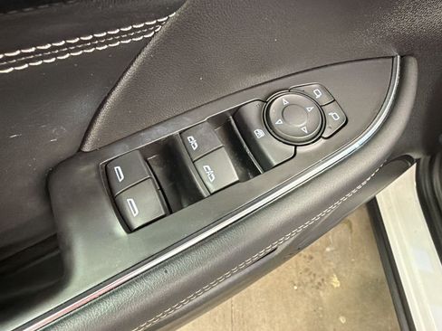 Used 2023 Buick Envision Preferred FWD image 13