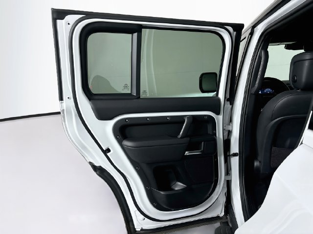 New 2026 Land Rover Defender 110 X-Dynamic SE AWD/4WD image 22
