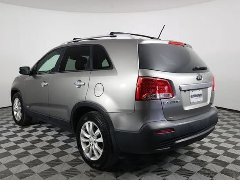 Used 2011 Kia Sorento LX w/ Convenience Pkg AWD/4WD image 4