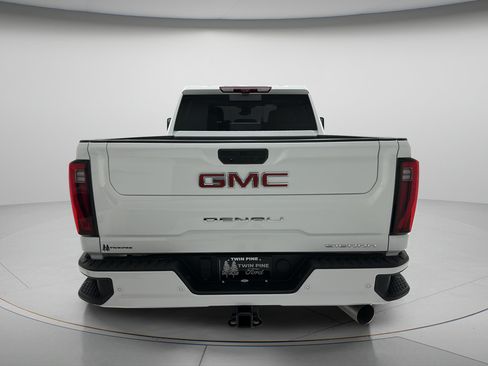 Used 2024 GMC Sierra 2500 Denali w/ Denali Reserve Package AWD/4WD image 6