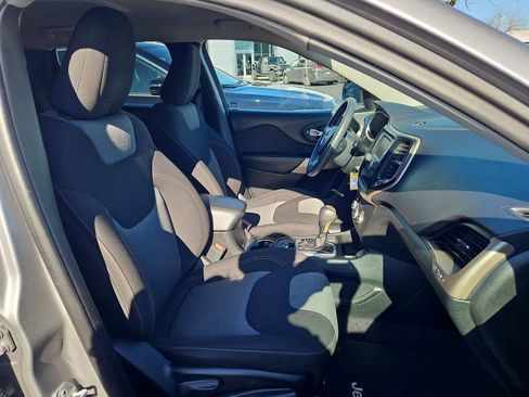 Used 2018 Jeep Cherokee Latitude image 28