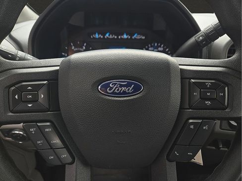 Used 2018 Ford F550 2WD Regular Cab Super Duty image 19