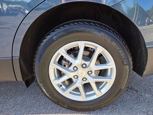 Certified 2024 Chevrolet Equinox LS w/ LS Convenience Package image 17