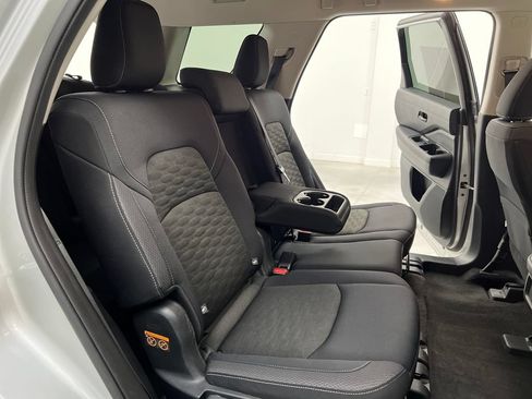 Used 2024 Nissan Pathfinder SV FWD image 21