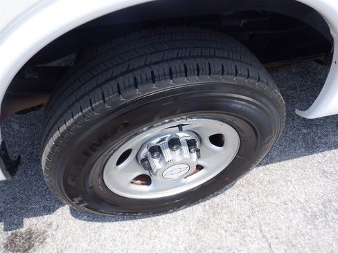 Used 2020 Chevrolet Express 3500 LT w/ LT Preferred Equipment Group RWD image 8