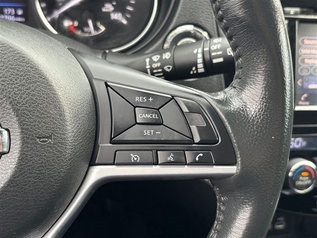 Used 2018 Nissan Rogue SV FWD image 23