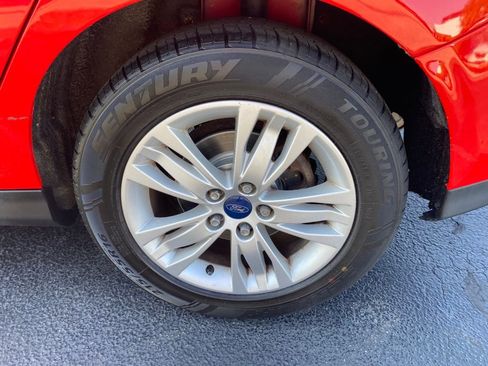 Used 2012 Ford Focus SEL w/ SEL/Titanium Winter Pkg FWD image 25