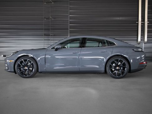 New 2026 Porsche Panamera RWD image 2
