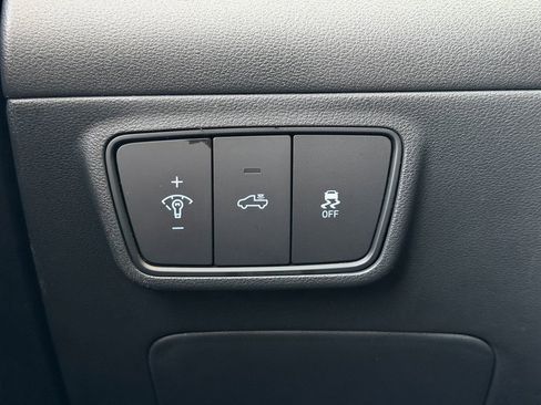 Used 2022 Hyundai Santa Cruz SEL Premium image 13