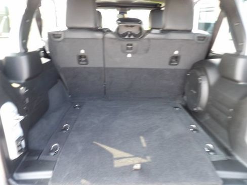 Used 2024 Jeep Wrangler Unlimited Rubicon AWD/4WD image 30