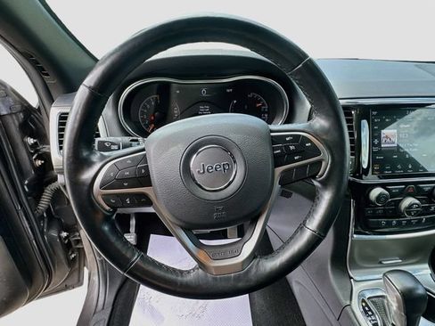 Used 2021 Jeep Grand Cherokee Laredo X AWD/4WD image 12