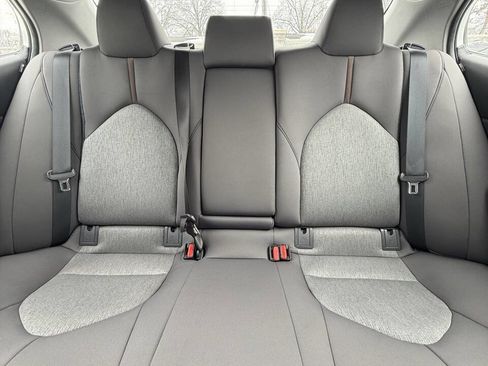 Used 2020 Toyota Camry LE image 12