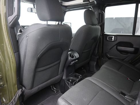 Used 2021 Jeep Gladiator Sport AWD/4WD image 16