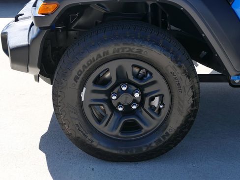 Used 2024 Jeep Wrangler Unlimited Sport AWD/4WD image 11