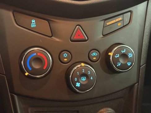 Used 2016 Chevrolet Trax LS AWD/4WD image 16