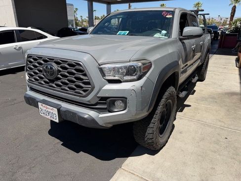 Used 2021 Toyota Tacoma TRD Off-Road w/ Technology Package AWD/4WD image 13