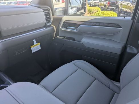 New 2026 GMC Sierra 3500 SLT w/ SLT Premium Package AWD/4WD image 19