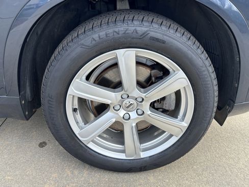 Used 2021 Volvo XC90 T6 Momentum w/ Advanced Package image 13