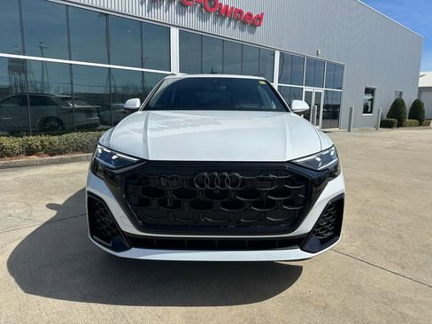 Certified 2025 Audi Q8 Prestige image 3