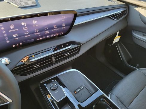 New 2025 Buick Enclave Sport Touring w/ Super Cruise Package image 9