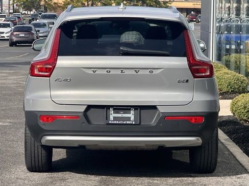 Used 2023 Volvo XC40 B5 Plus w/ Driver Assist Package image 5