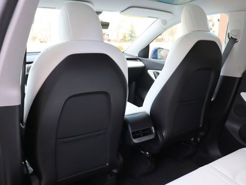 Used 2020 Tesla Model Y Long Range image 13