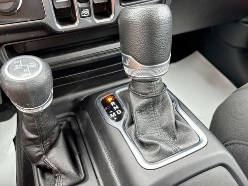 Used 2023 Jeep Wrangler Unlimited w/ Cold Weather Group AWD/4WD image 28