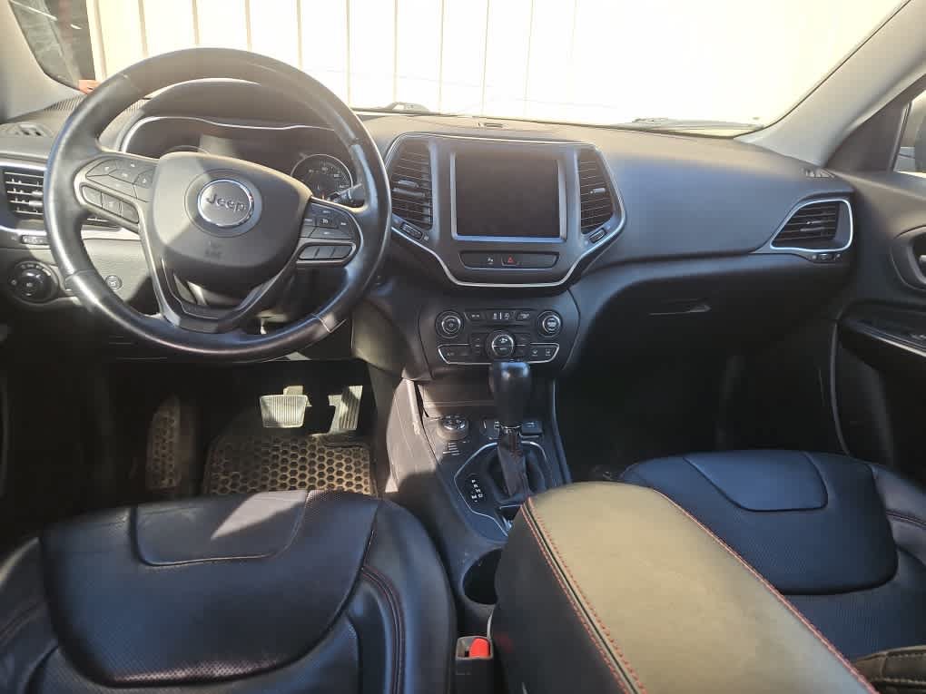 Used 2020 Jeep Cherokee Trailhawk AWD/4WD image 6