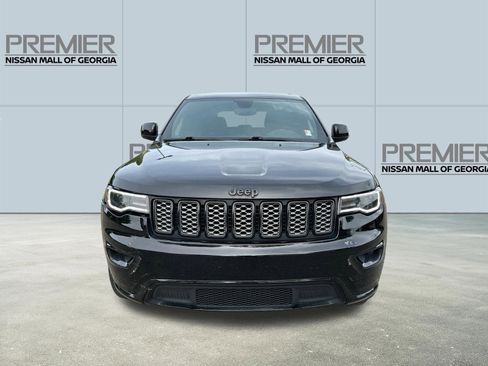 Used 2022 Jeep Grand Cherokee Laredo X RWD image 2