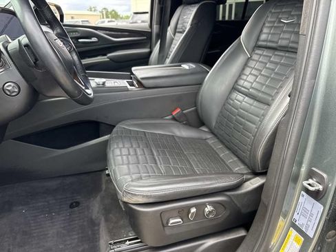 Used 2023 Cadillac Escalade Sport Platinum w/ LPO, ONYX Package AWD/4WD image 22
