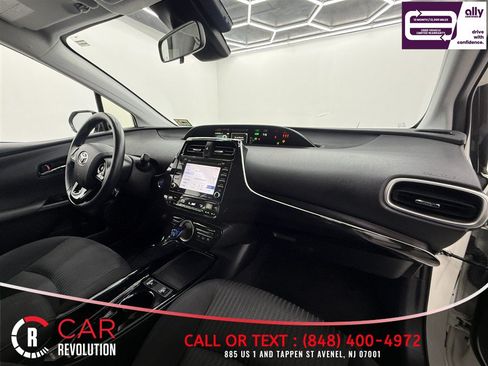 Used 2020 Toyota Prius Prime LE FWD image 34