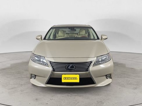 Used 2013 Lexus ES 300h w/ Luxury Pkg FWD image 2