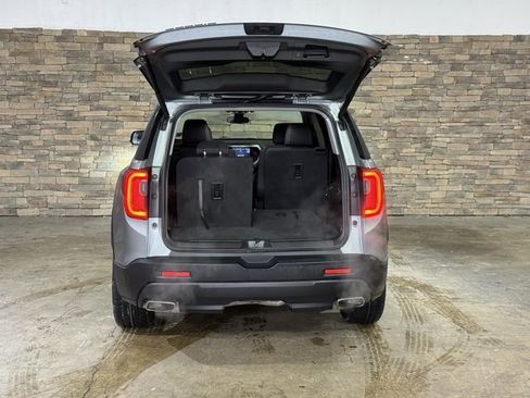 Used 2023 GMC Acadia SLE w/ Driver Convenience Package image 8