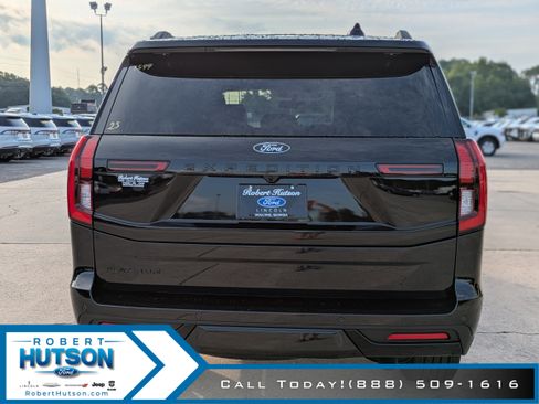 New 2025 Ford Expedition Platinum w/ Stealth Performance Package image 7