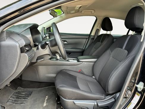 Used 2024 Nissan Sentra SV FWD image 9