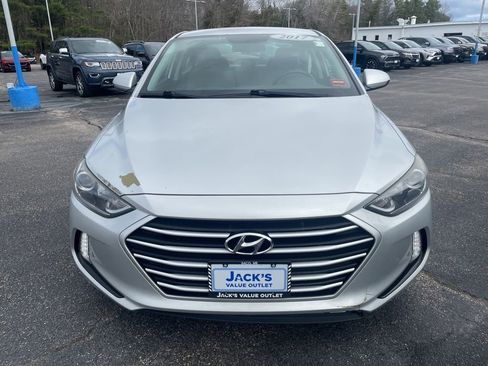 Used 2017 Hyundai Elantra SE w/ SE A/T Tech Package 03 FWD image 2