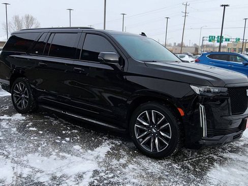 Used 2023 Cadillac Escalade ESV Sport Platinum w/ LPO, ONYX Package AWD/4WD image 9