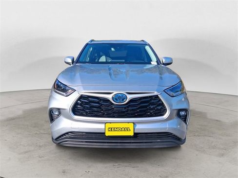 Used 2021 Toyota Highlander XLE image 8