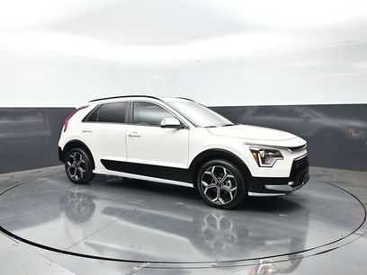 Used 2024 Kia Niro EX Touring