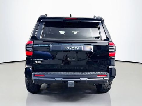 Used 2025 Toyota 4Runner SR5 AWD/4WD image 7