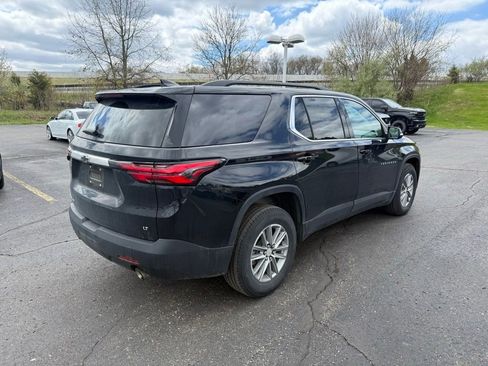 Used 2023 Chevrolet Traverse LT AWD/4WD image 3