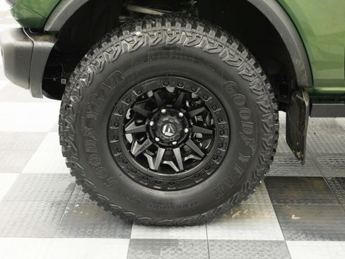 Used 2023 Ford Bronco Badlands image 17