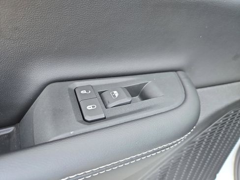 New 2025 Jeep Grand Cherokee Altitude image 50