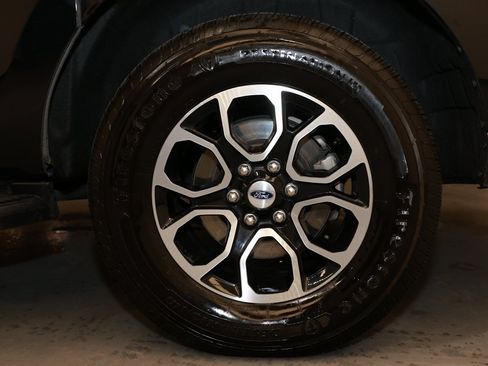 Used 2024 Ford Expedition Max XLT image 26