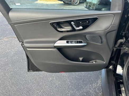 Certified 2025 Mercedes-Benz GLC 300 image 10