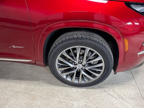 Certified 2025 Buick Enclave Avenir image 7
