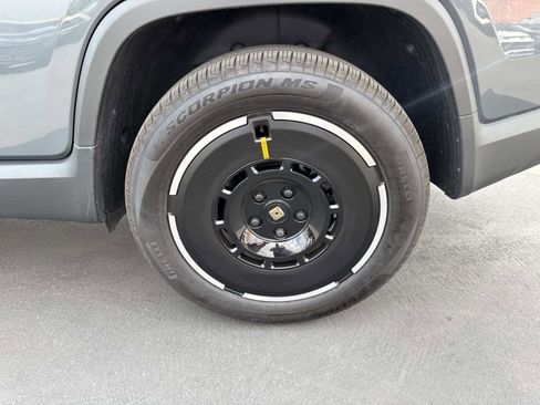 Used 2025 Rivian R1T Adventure image 8