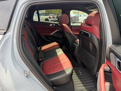 Used 2024 BMW X6 xDrive40i AWD/4WD image 14